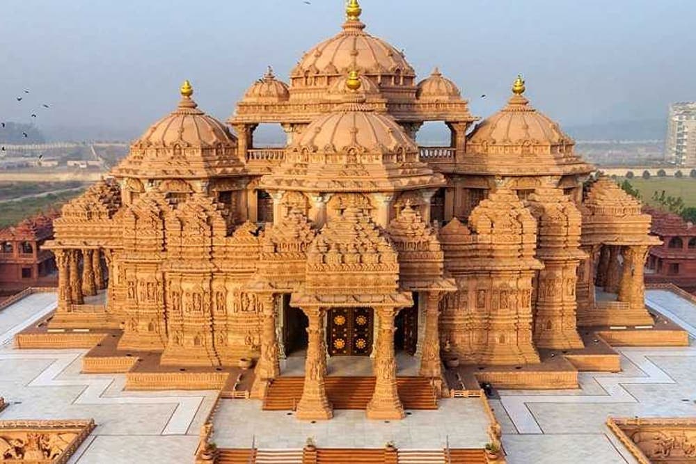 Exploring Akshardham Temple: A Divine Marvel on the Yamuna River