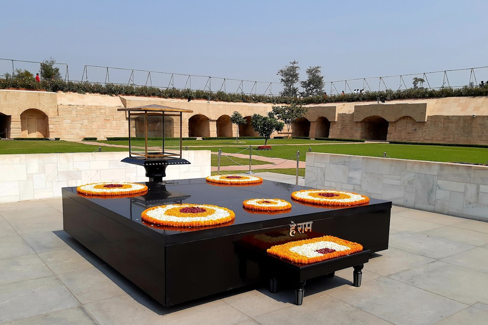 Honoring Visionaries: Raj Ghat Memorial in Delhi
